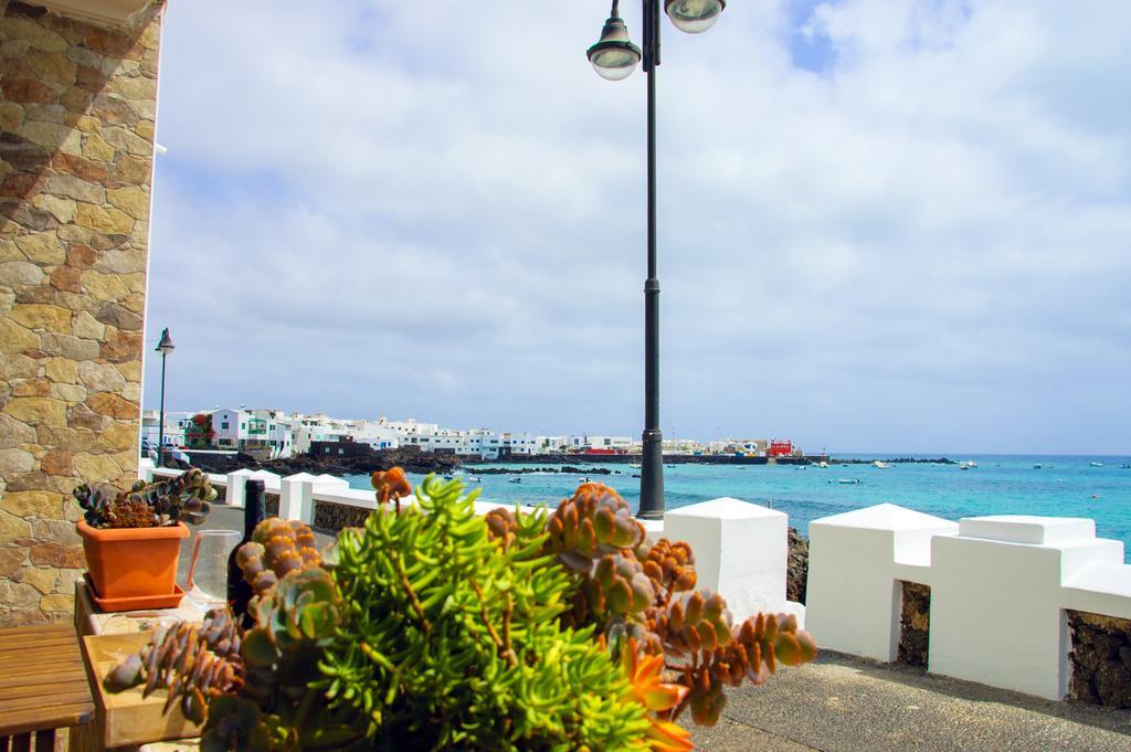 On The Sea Apartment Punta Mujeres Exterior photo